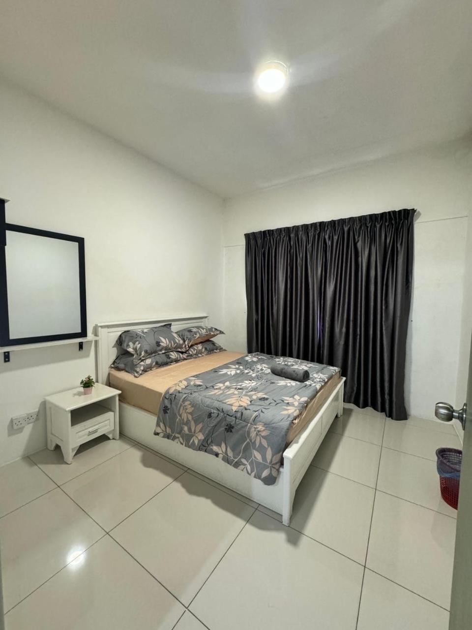 Ayaan Blossom Budget Free Breakfast Apartment *